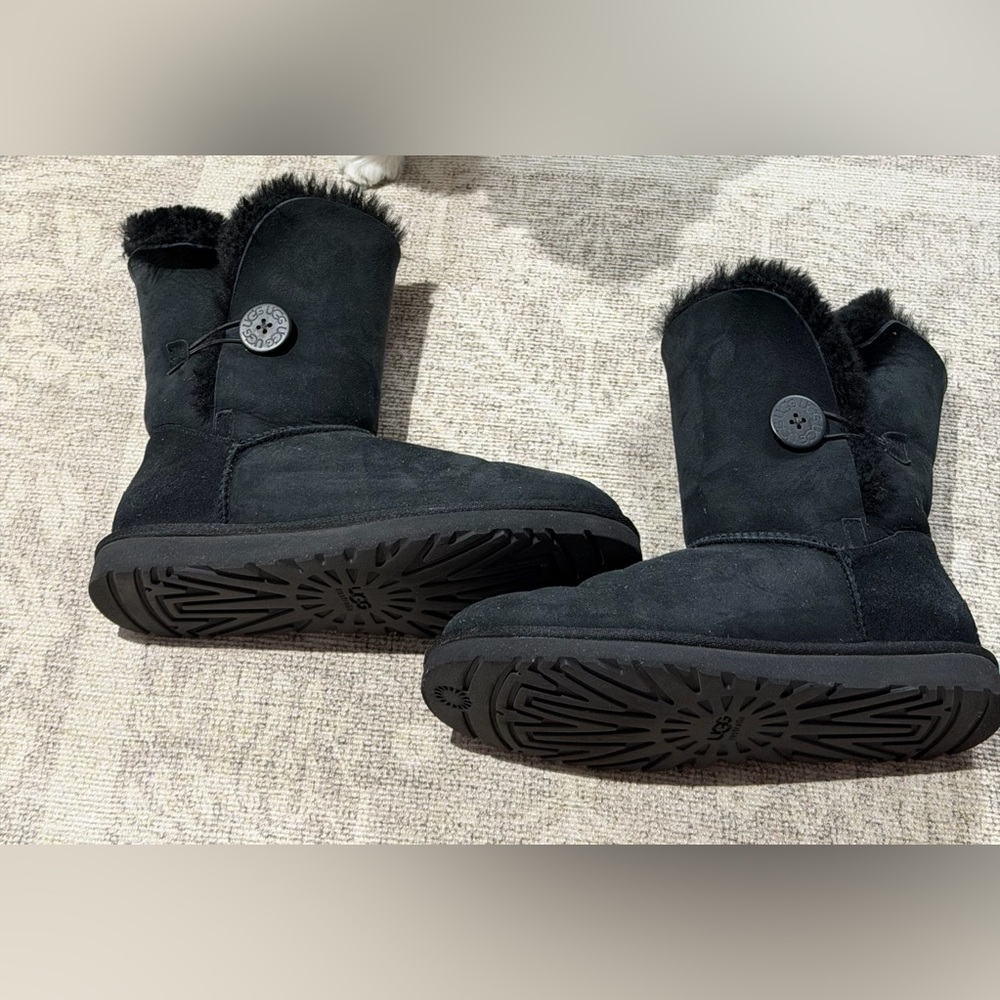 UGG Bailey Button Black Suede Women's short Boots size 9
